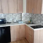 Apartament Pod Lipą Nienaszow