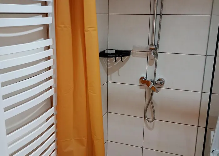 Pod Lipa Apartment *